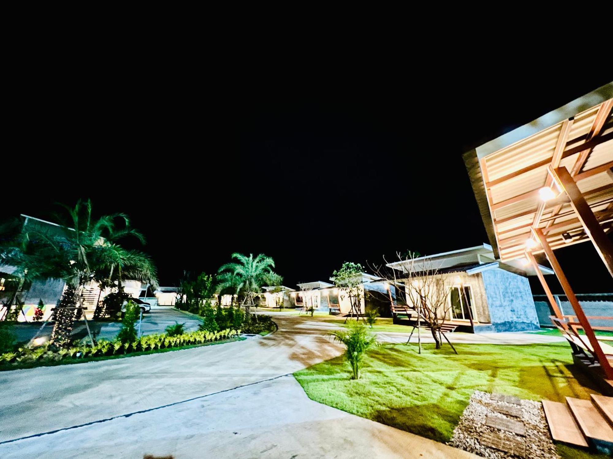 Farm View Resort @Uthai Thani ฟาร์มวิว รีสอร์ท อุทัยธานี Nong Khayang Exterior foto